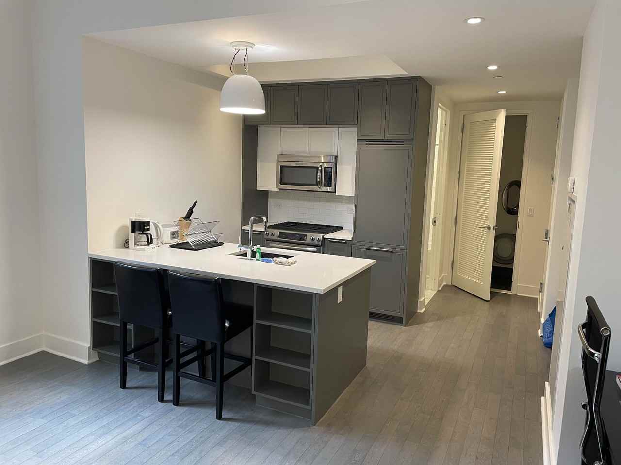 416 West 52nd St - Photo 2 of 11