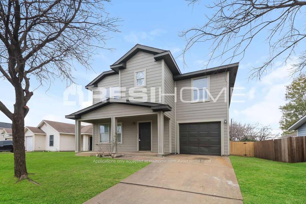 1703 Red Cloud Dr - Photo 2 of 18