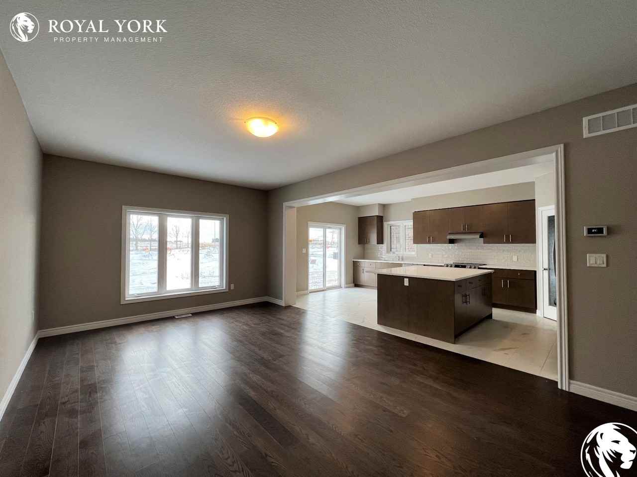 88 Georgian Cres - Photo 3 of 39