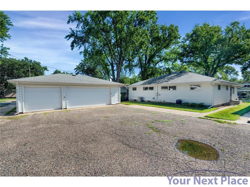 4359 Toledo Avenue North - Photo 3 of 22
