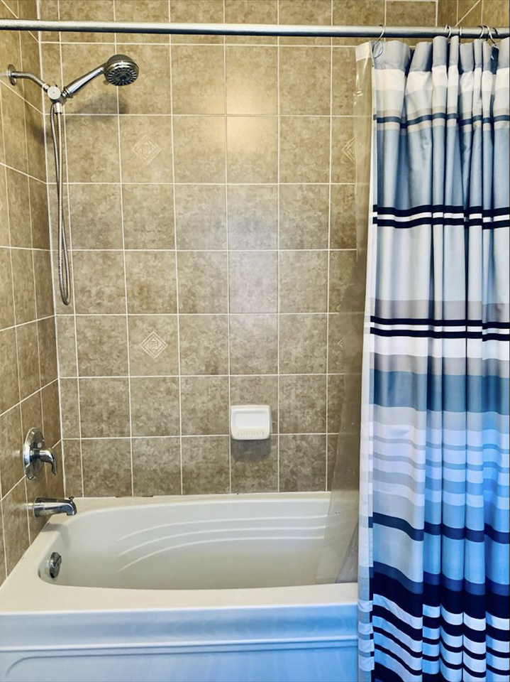 33 Glengordon Crescent - Photo 3 of 9