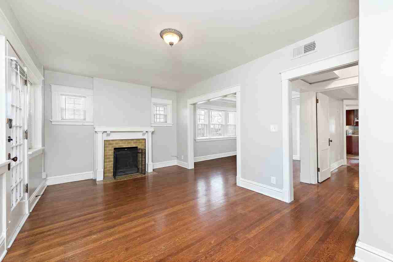 1005 W 41st St - Photo 5 of 8