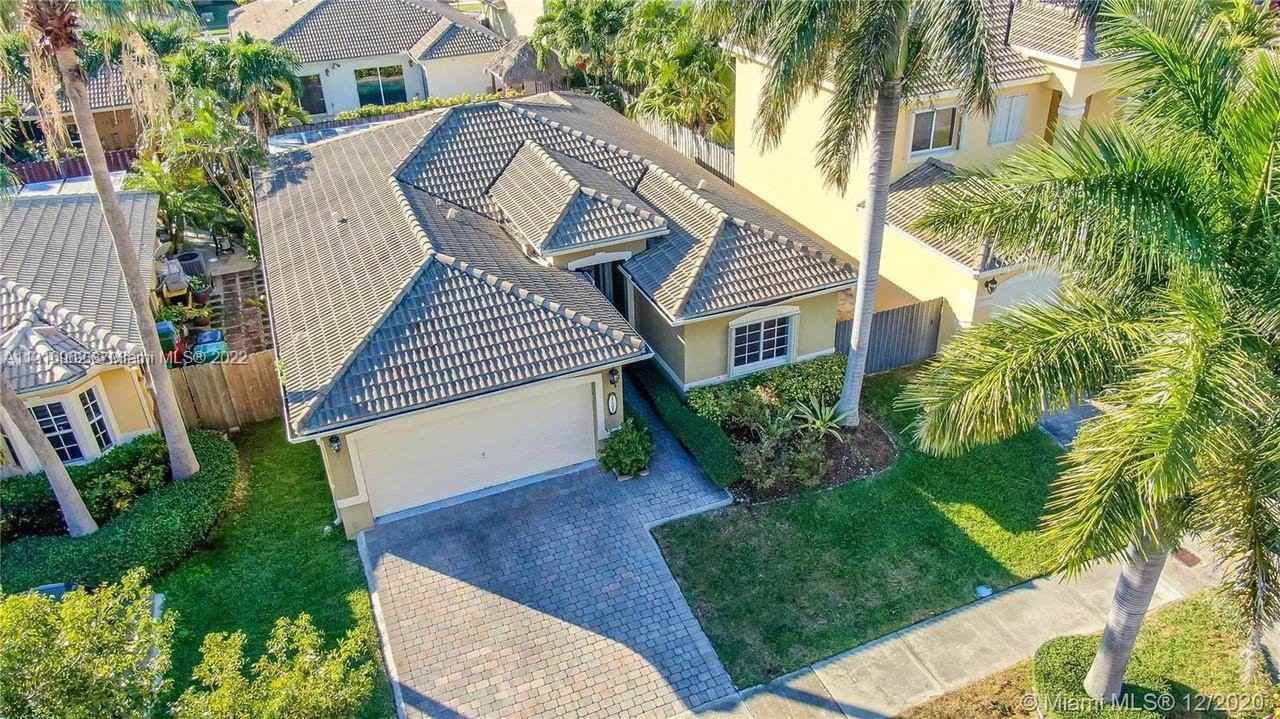 21102 Sw 88th Ct #21102 - Photo 2 of 8