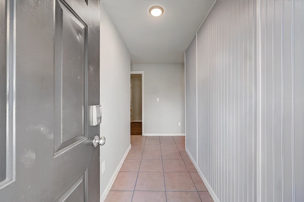 Lincrest Dr S - Photo 4 of 12