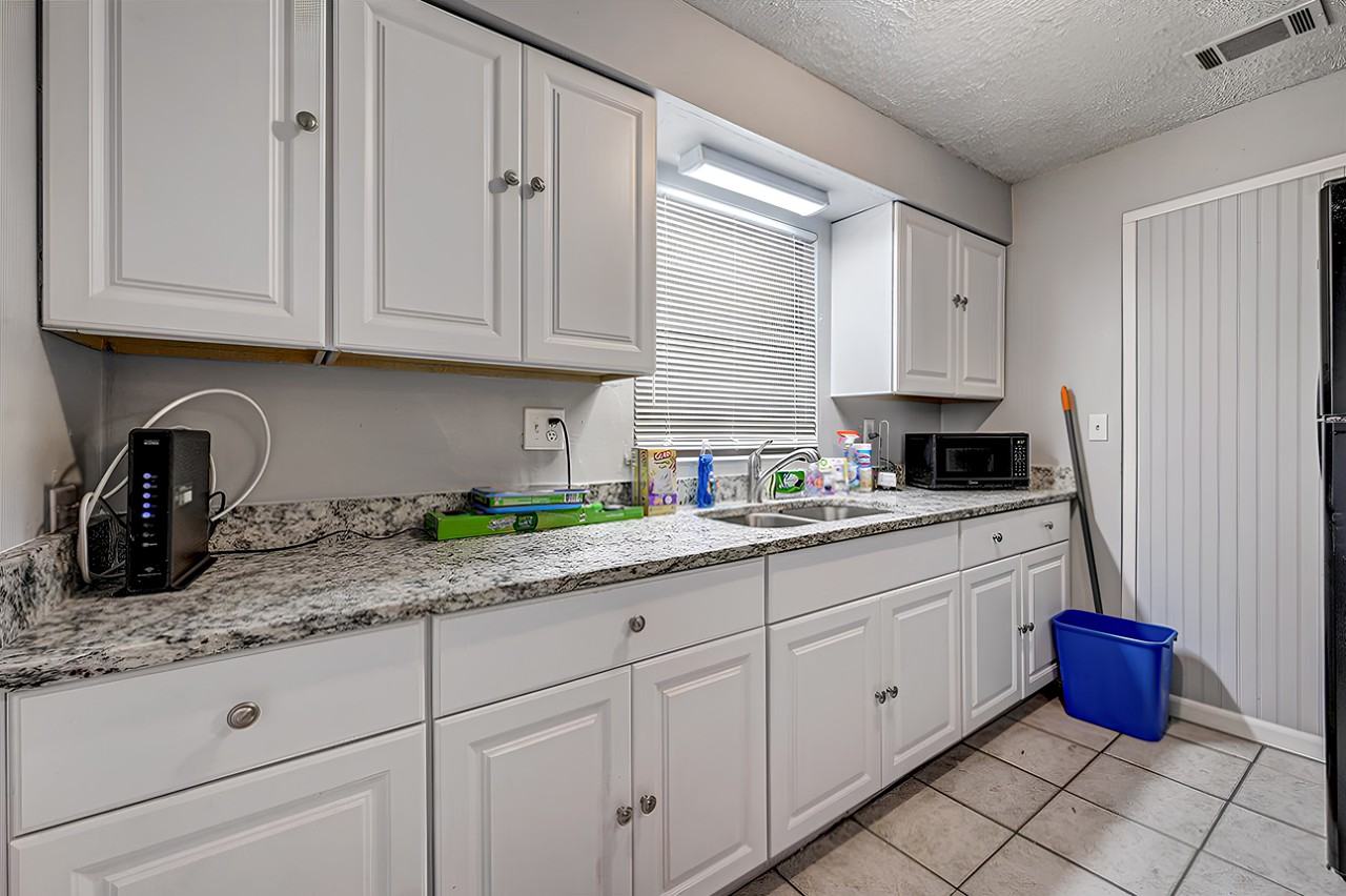 Lincrest Dr S - Photo 6 of 12