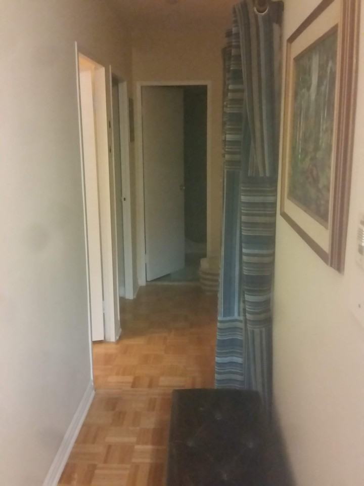 209 Burnhamthorpe Road - Photo 2 of 5