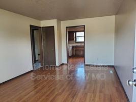 featured image of 633 W Meadowview Dr #5