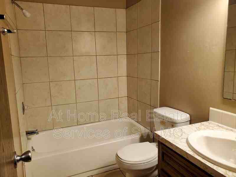 633 W Meadowview Dr #5 - Photo 7 of 8