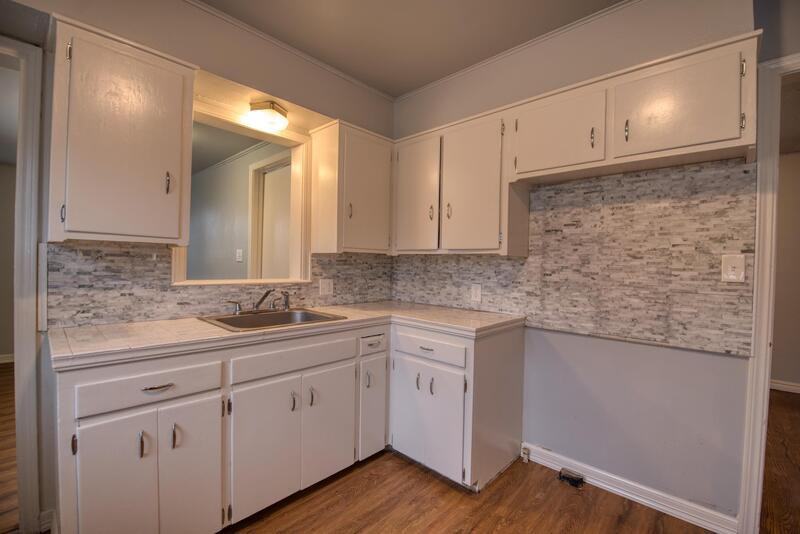 3033 Nw 31st St - Photo 3 of 15