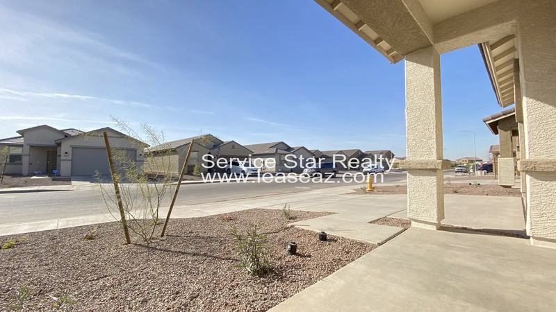 10426 W Cordes Rd - Photo 2 of 32