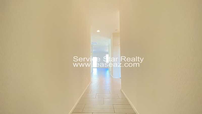 10426 W Cordes Rd - Photo 3 of 32