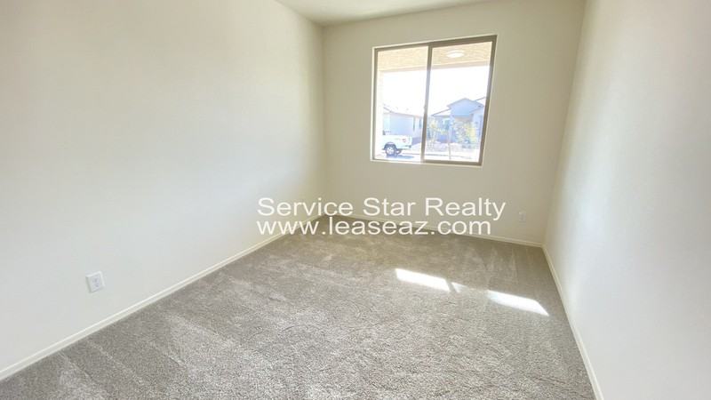 10426 W Cordes Rd - Photo 5 of 32
