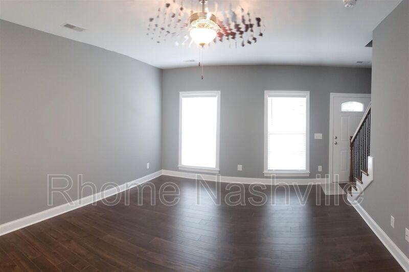 401 Caldwell Dr #4 - Photo 4 of 10