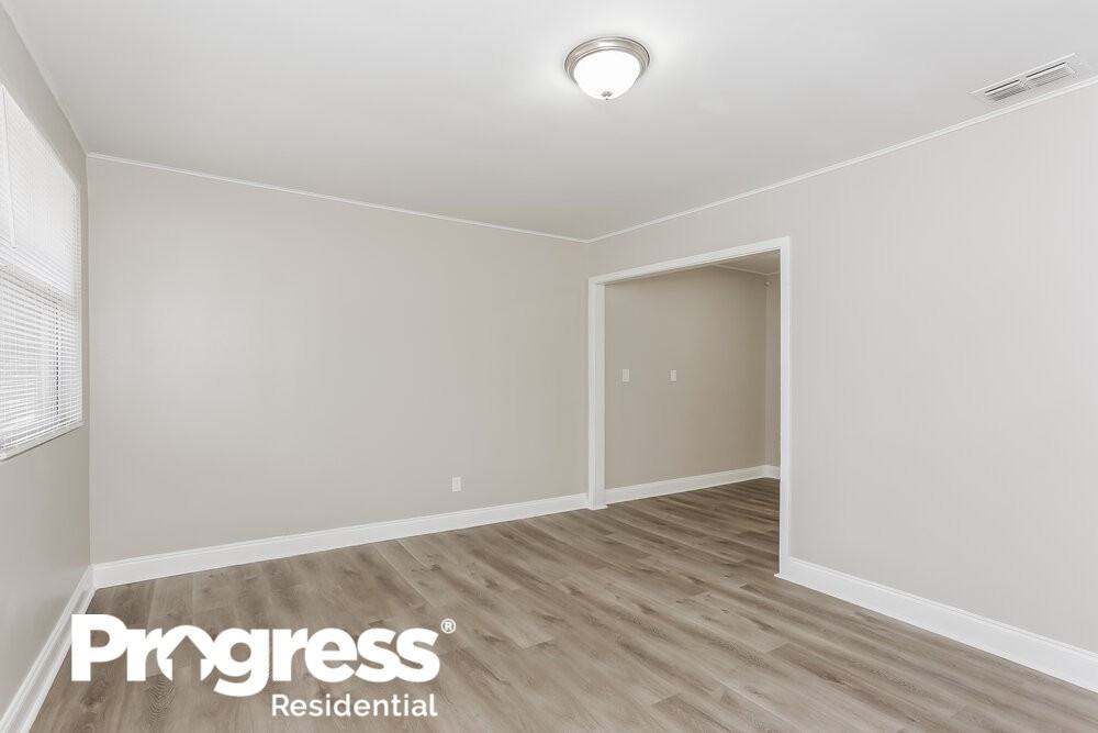 4649 Portsmouth Ave - Photo 3 of 16