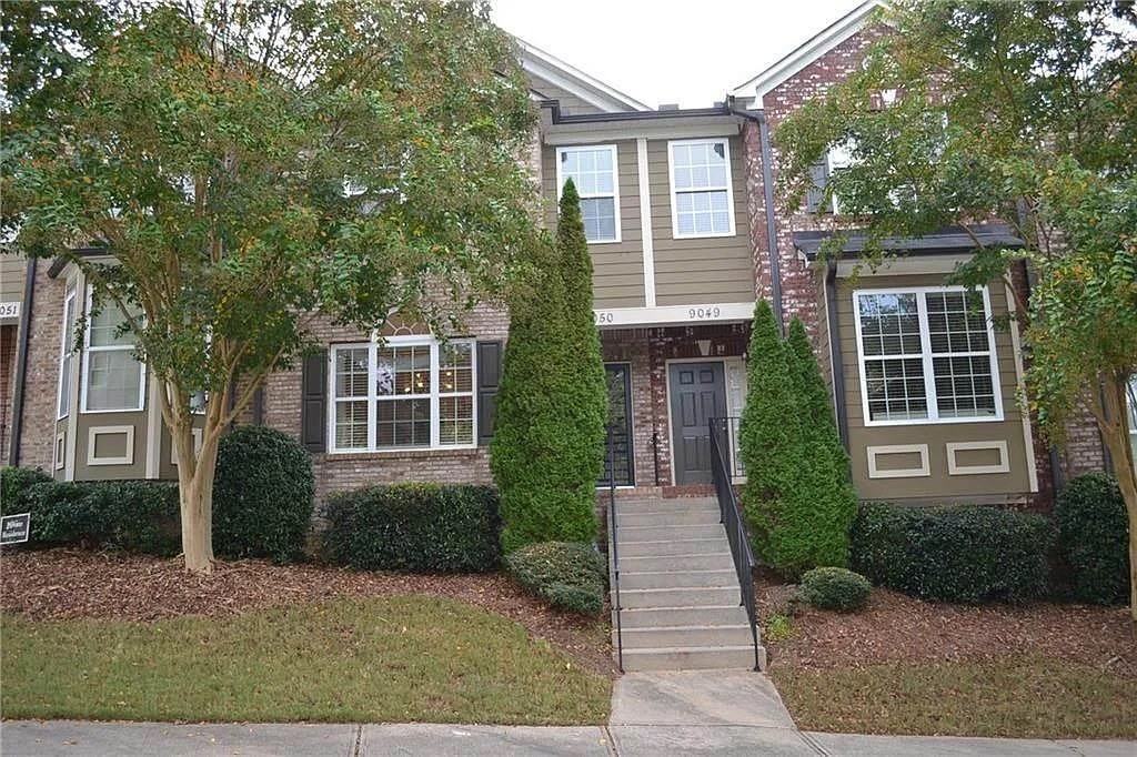 9050 Bayrose Cir - Photo 3 of 28