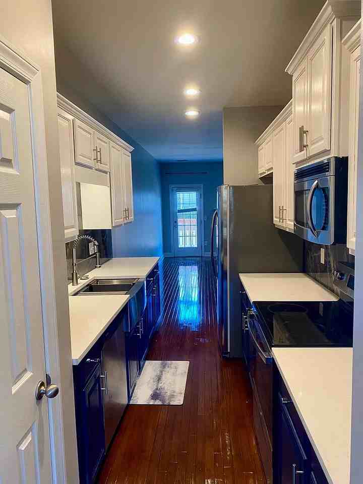 9050 Bayrose Cir - Photo 4 of 28