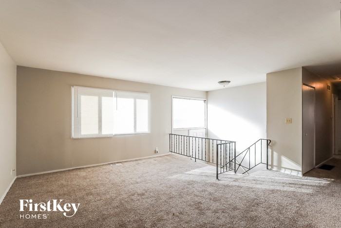 3749 Payton Ave - Photo 3 of 15
