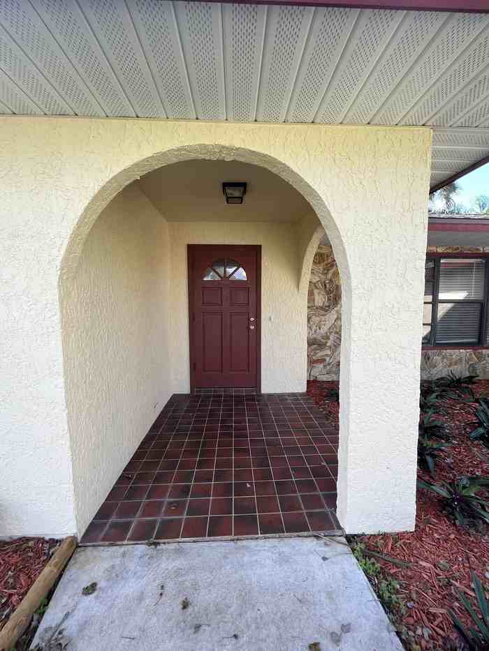 605 Hanover Dr - Photo 2 of 17