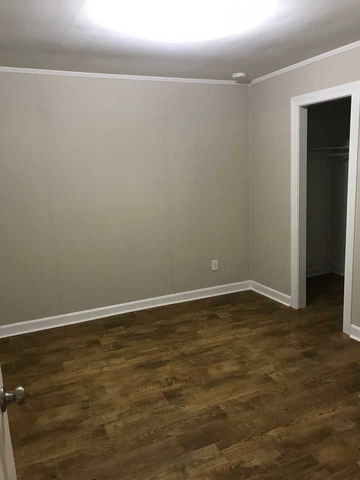 605 Larkspur Rd #1 - Photo 5 of 9