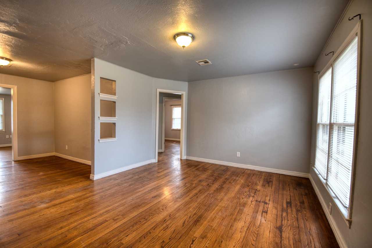 3033 Nw 31st St #1 - Photo 6 of 15