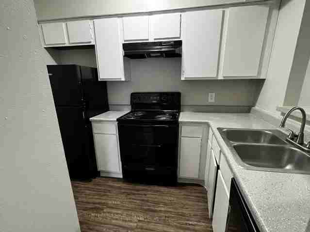 4330 N Grandview Ave - Photo 5 of 26