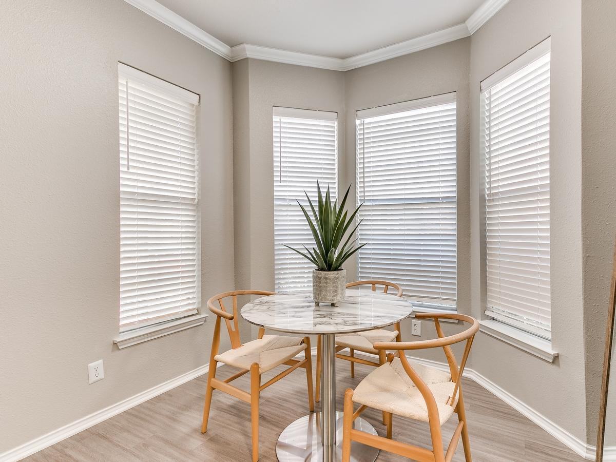 8110 S 107th East Ave - Photo 3 of 27