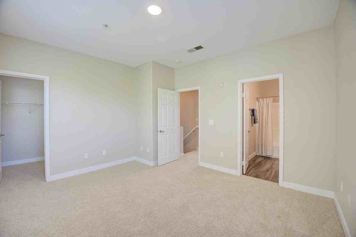 21041 Osterman Road - Photo 4 of 12