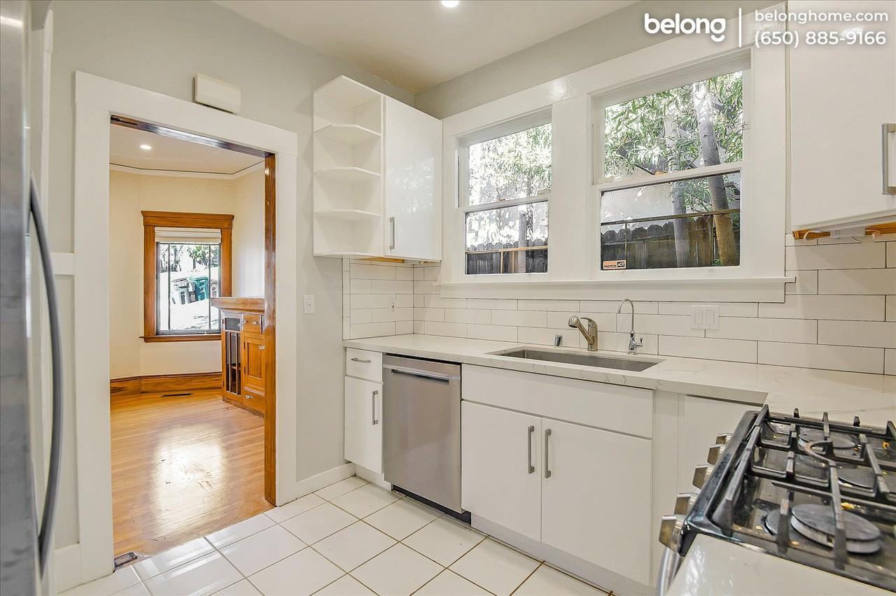 538 Kenmore Ave - Photo 3 of 29