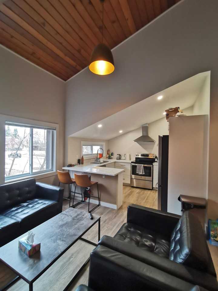 478 Pembroke Street West - Photo 2 of 20