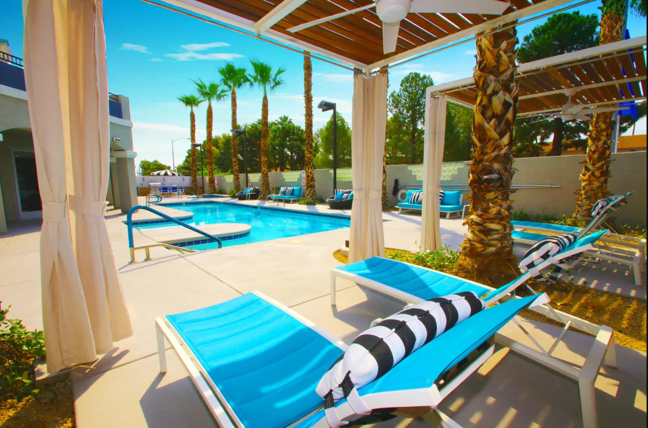 The Onyx - Photo 6 of 8