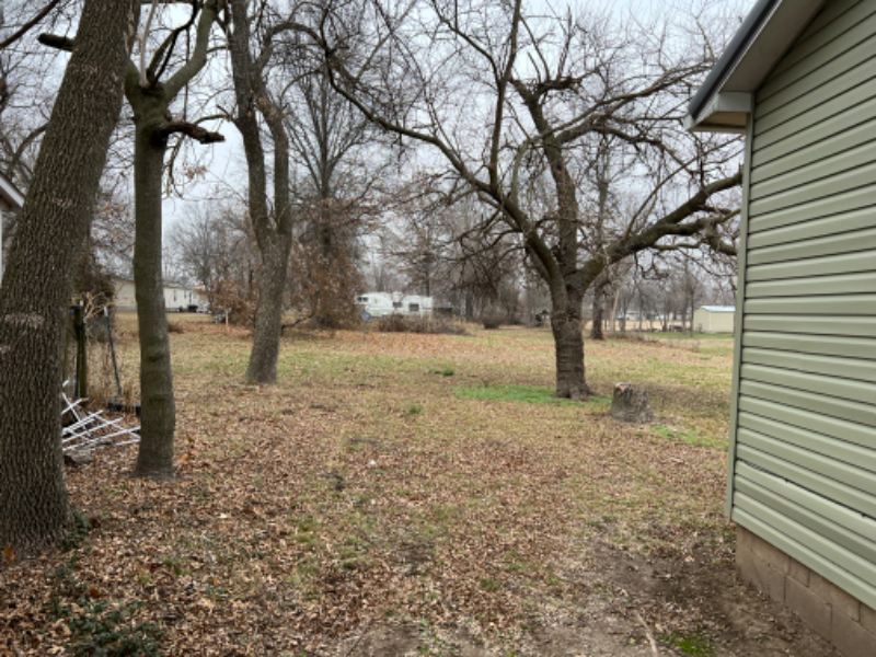 802 E 9th St - Photo 2 of 30