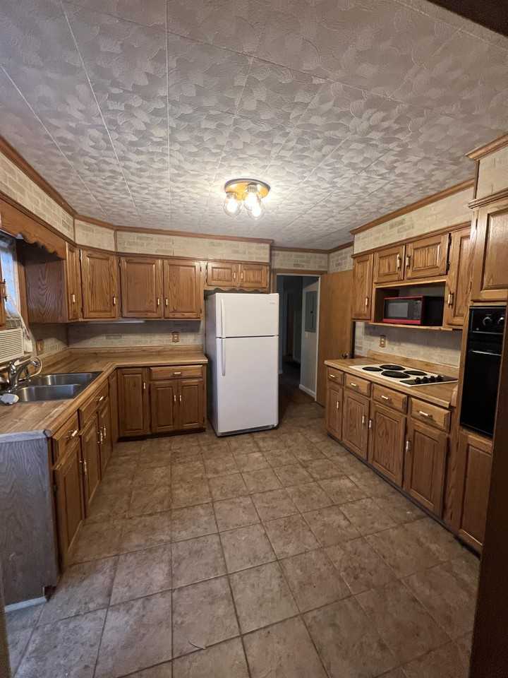 1115 Raley St #1 - Photo 2 of 23