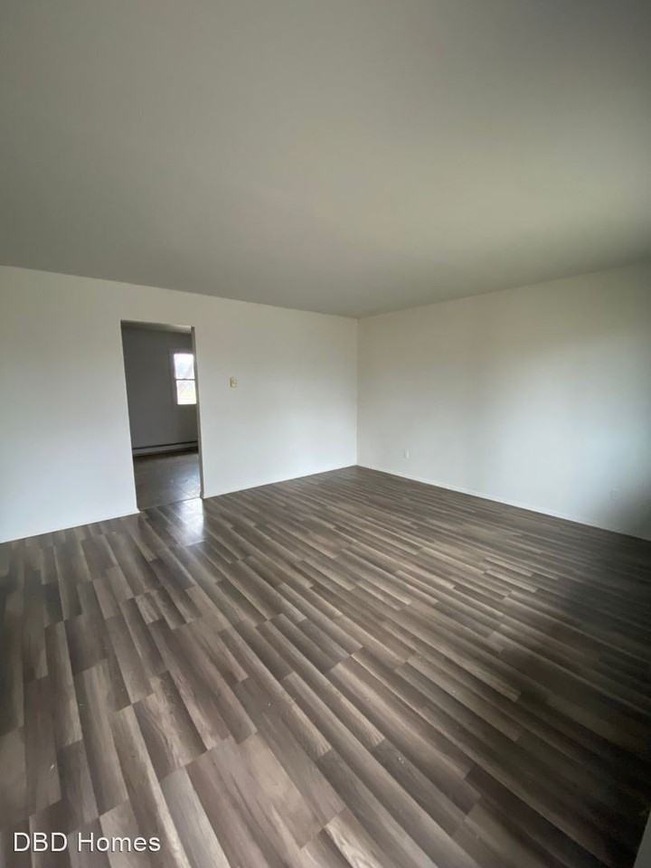 2002 Montford Dr - Photo 2 of 6