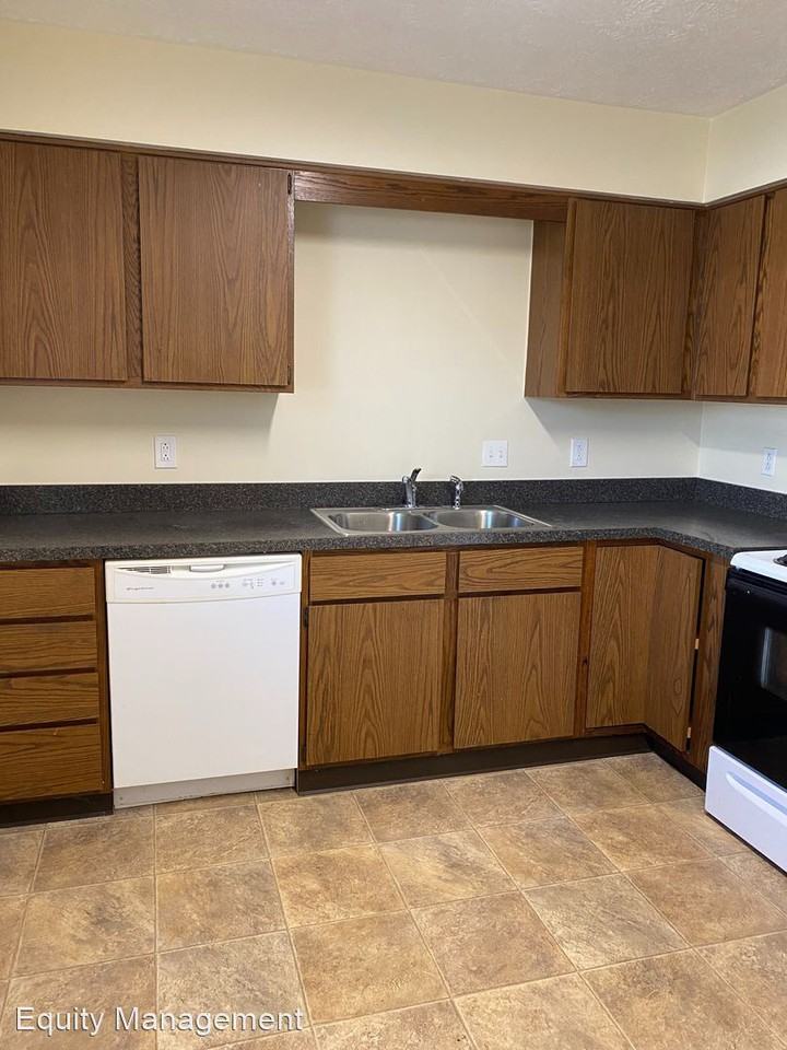 1030 W. Western Reserve Road - Photo 3 of 8