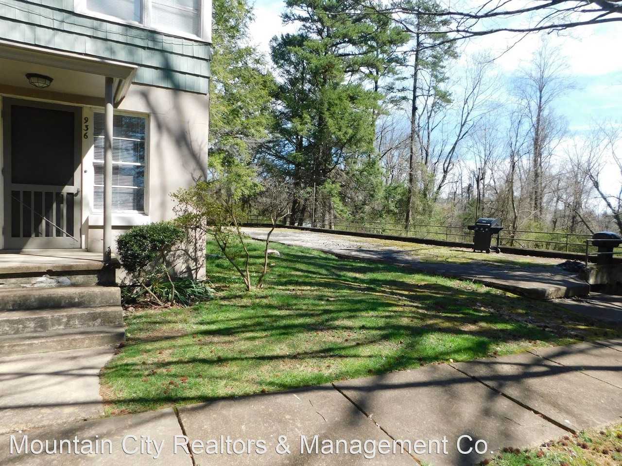 936 James Blvd - Photo 2 of 10