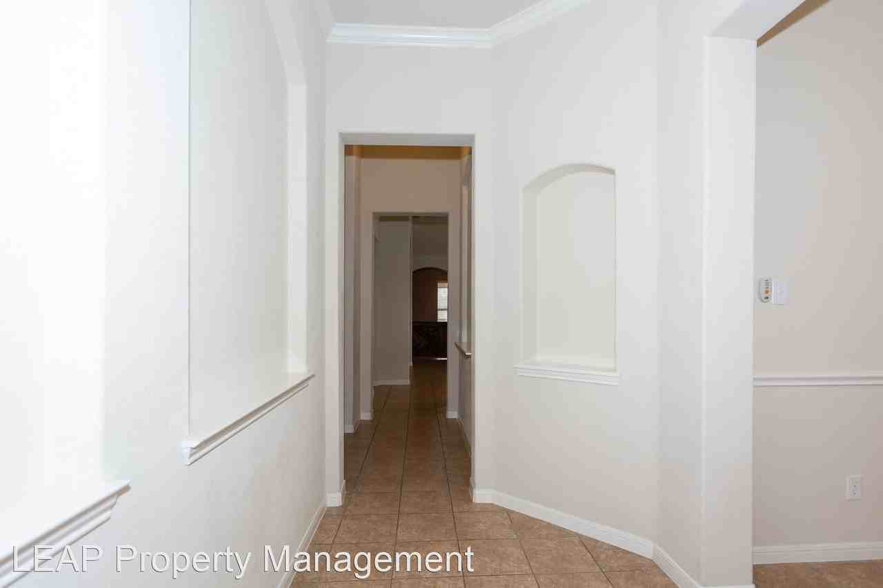 717 Partridge Dr - Photo 3 of 26