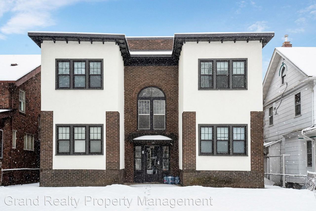 2010 Marshall Ave Apartments in Merriam Park West, St. Paul, MN 55104