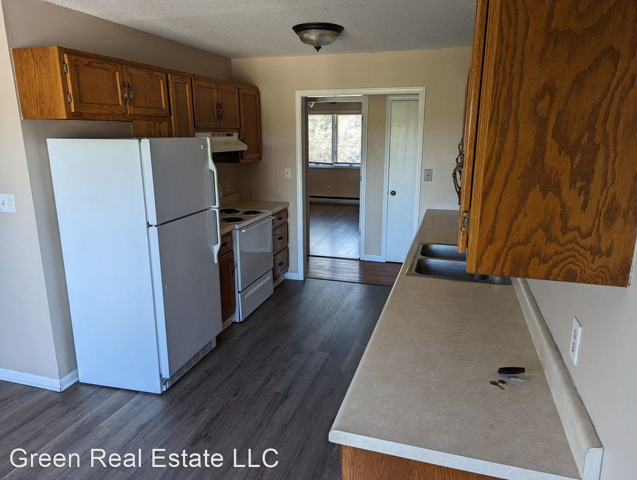 1060 Beauchamp Dr. - Photo 3 of 10