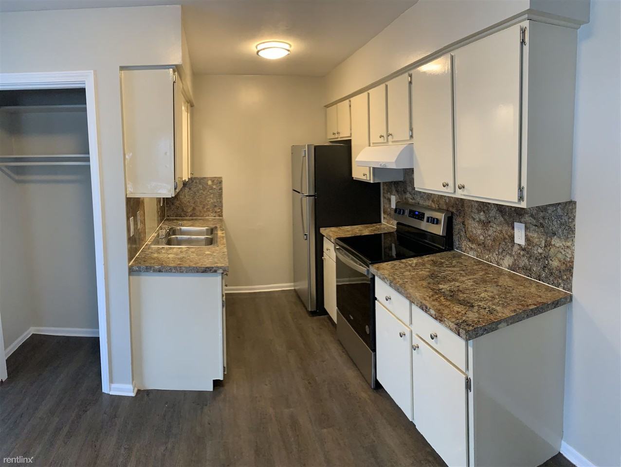 5245 Rich St - Photo 3 of 14