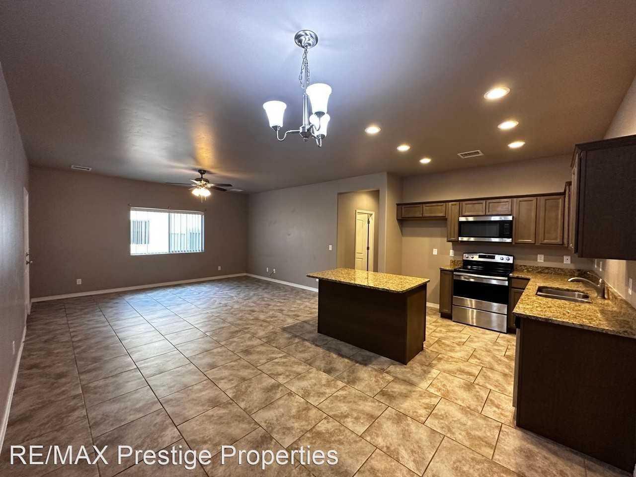 3526 N. Irving Street - Photo 3 of 10