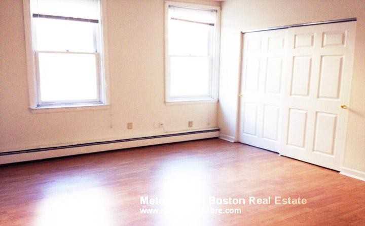 224 St John St - Photo 3 of 3