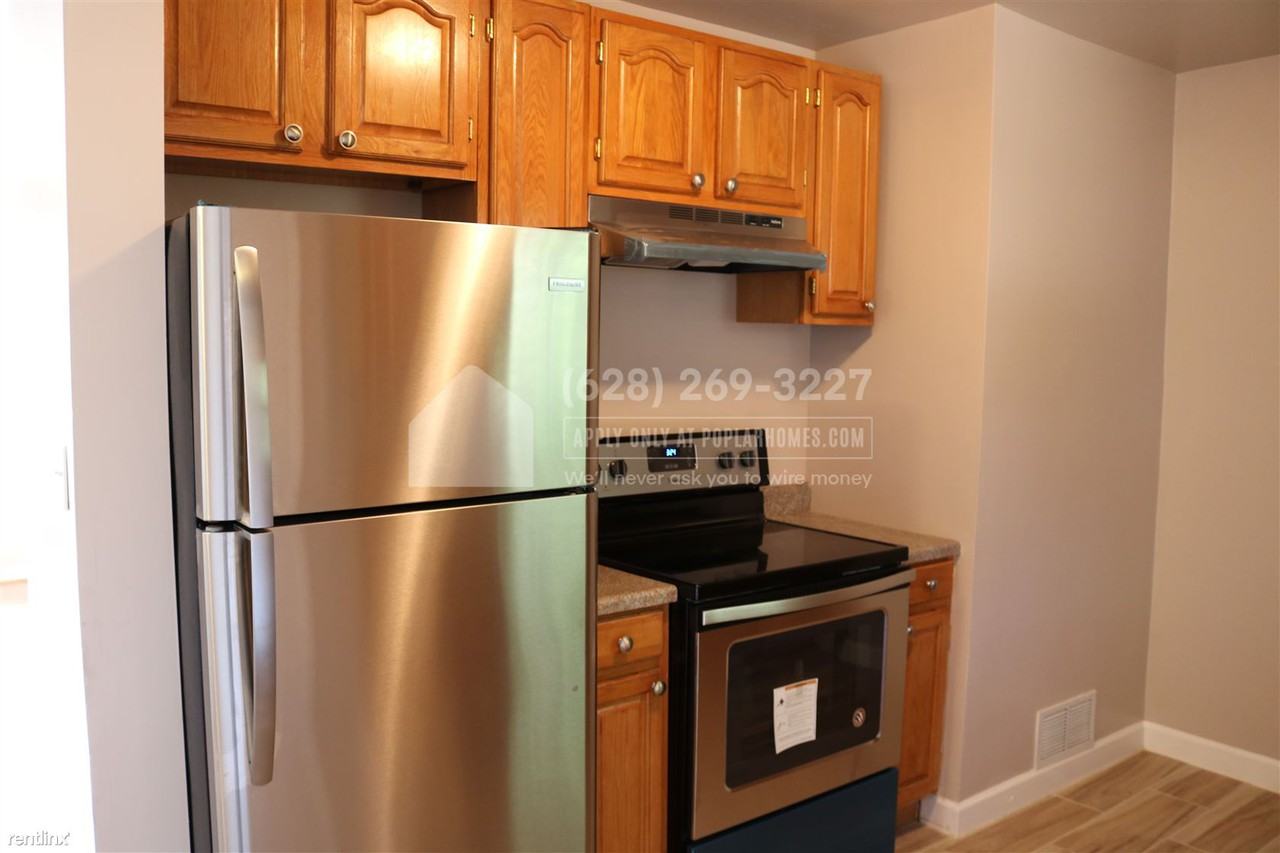 2404 Lakehurst Ave - Photo 3 of 14