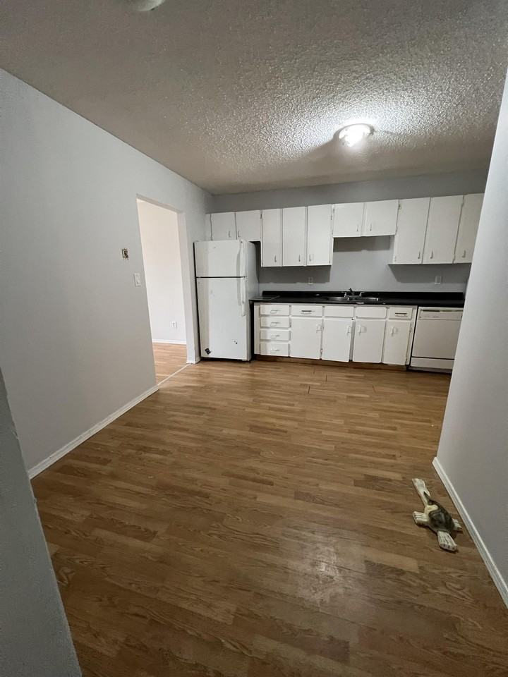 205 Thomson Ave Apartments in Glencairn, Regina, SK S4N 5L2 Zumper