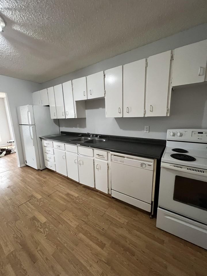 205 Thomson Ave Apartments in Glencairn, Regina, SK S4N 5L2 Zumper
