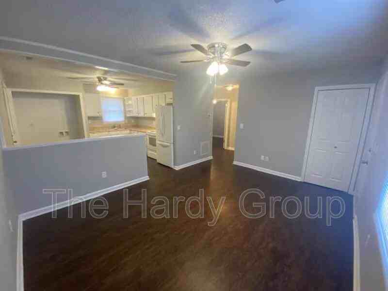 604B 604 - Photo 3 of 8