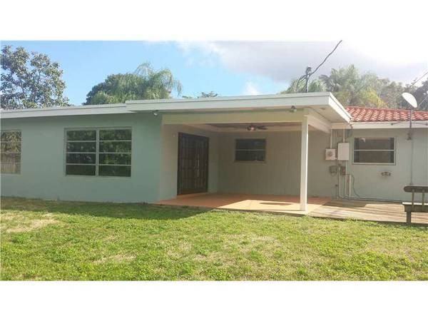 441 SW 55th Ave - Photo 2 of 4