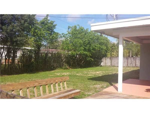 441 SW 55th Ave - Photo 3 of 4