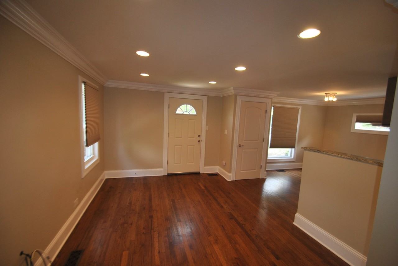 2512 Westbrook Dr - Photo 2 of 13