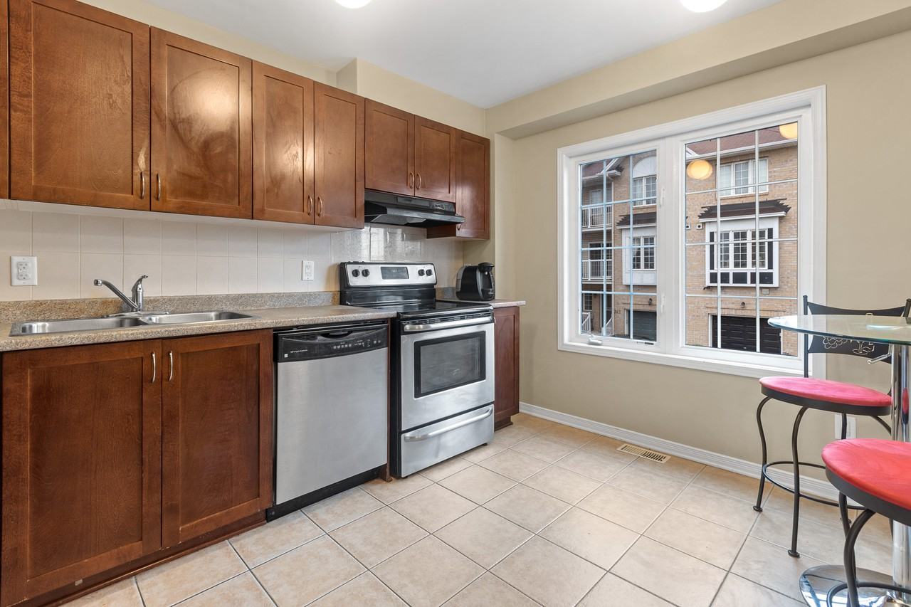 352 Gotham Private Apartments 352 Gotham Pvt, Ottawa, ON K2C 4G7 Zumper