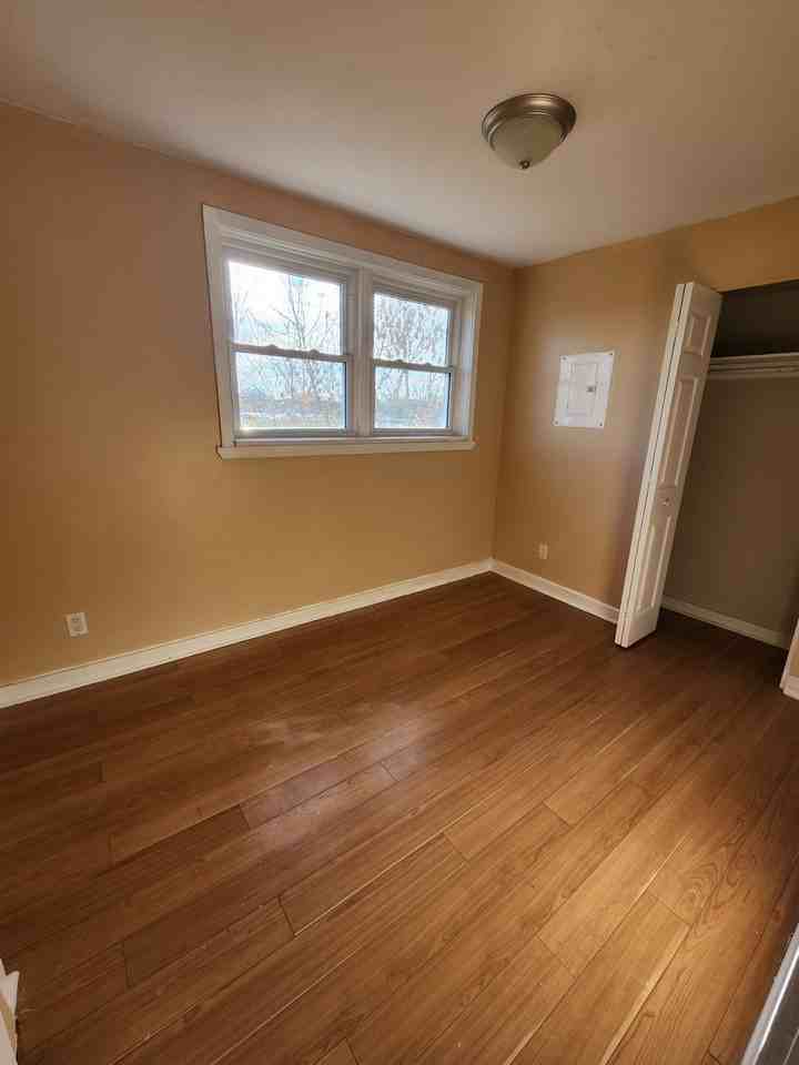 280 Blake Boulevard 6 Apartments 280 Blake Blvd, Ottawa, ON K1L 6L7